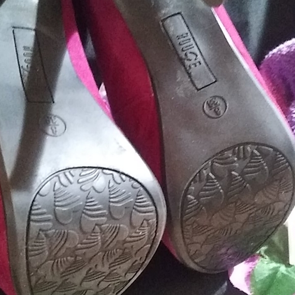 Shoes - Picture 4 of 7